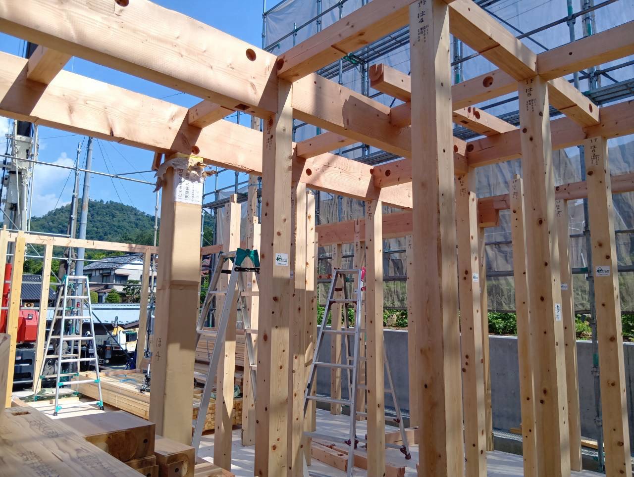 【お施主様ゴト】本日、大月市で棟上を行いました。